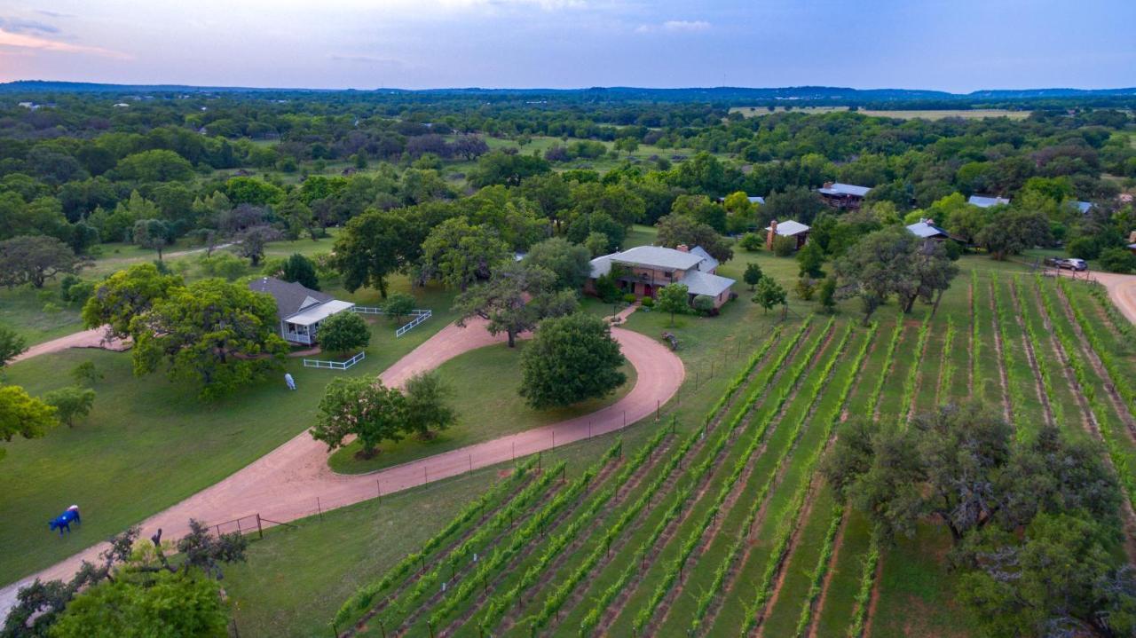Barons Creekside Resort Fredericksburg Exteriör bild