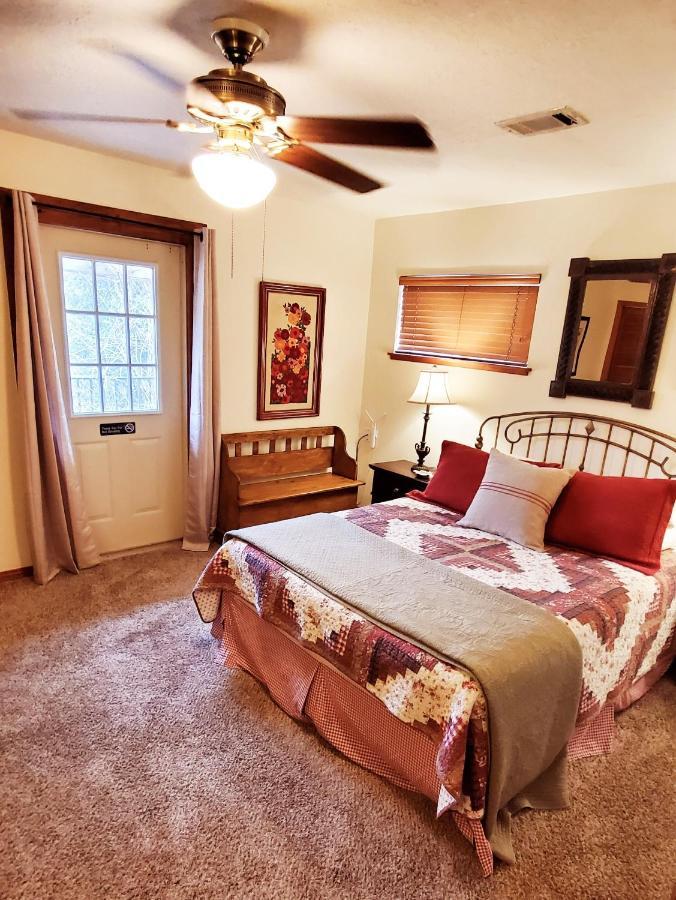 Barons Creekside Resort Fredericksburg Exteriör bild